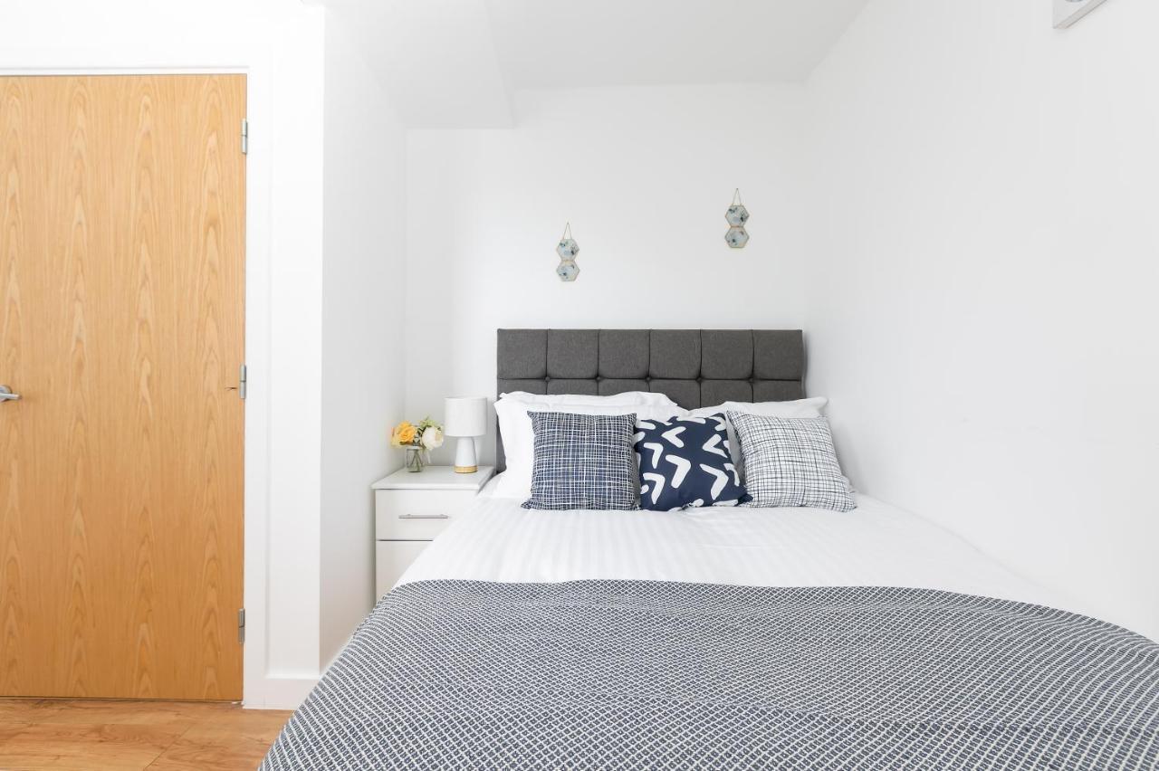 Skyvillion - Cozy Apartments In Enfield Town With Free Parking & Wifi Luaran gambar