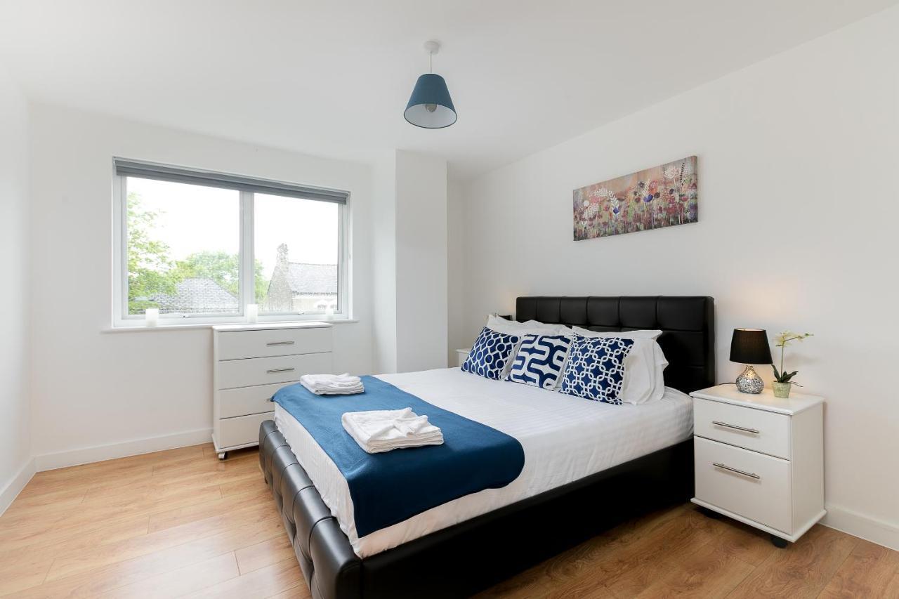 Skyvillion - Cozy Apartments In Enfield Town With Free Parking & Wifi Luaran gambar