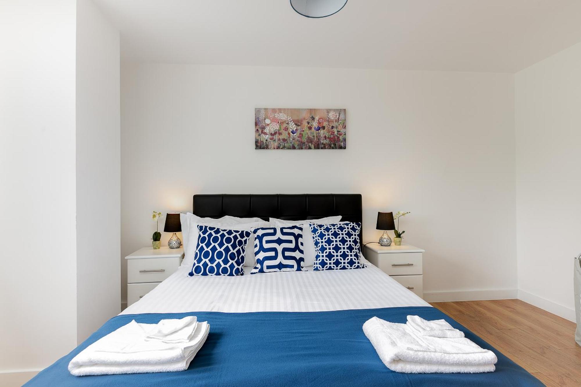 Skyvillion - Cozy Apartments In Enfield Town With Free Parking & Wifi Luaran gambar