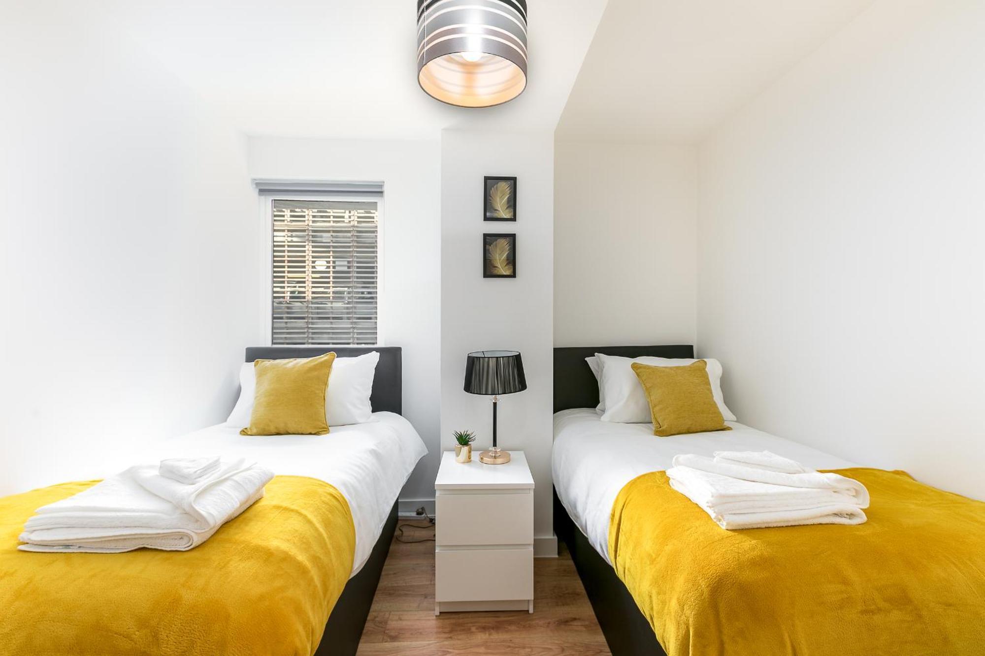 Skyvillion - Cozy Apartments In Enfield Town With Free Parking & Wifi Luaran gambar