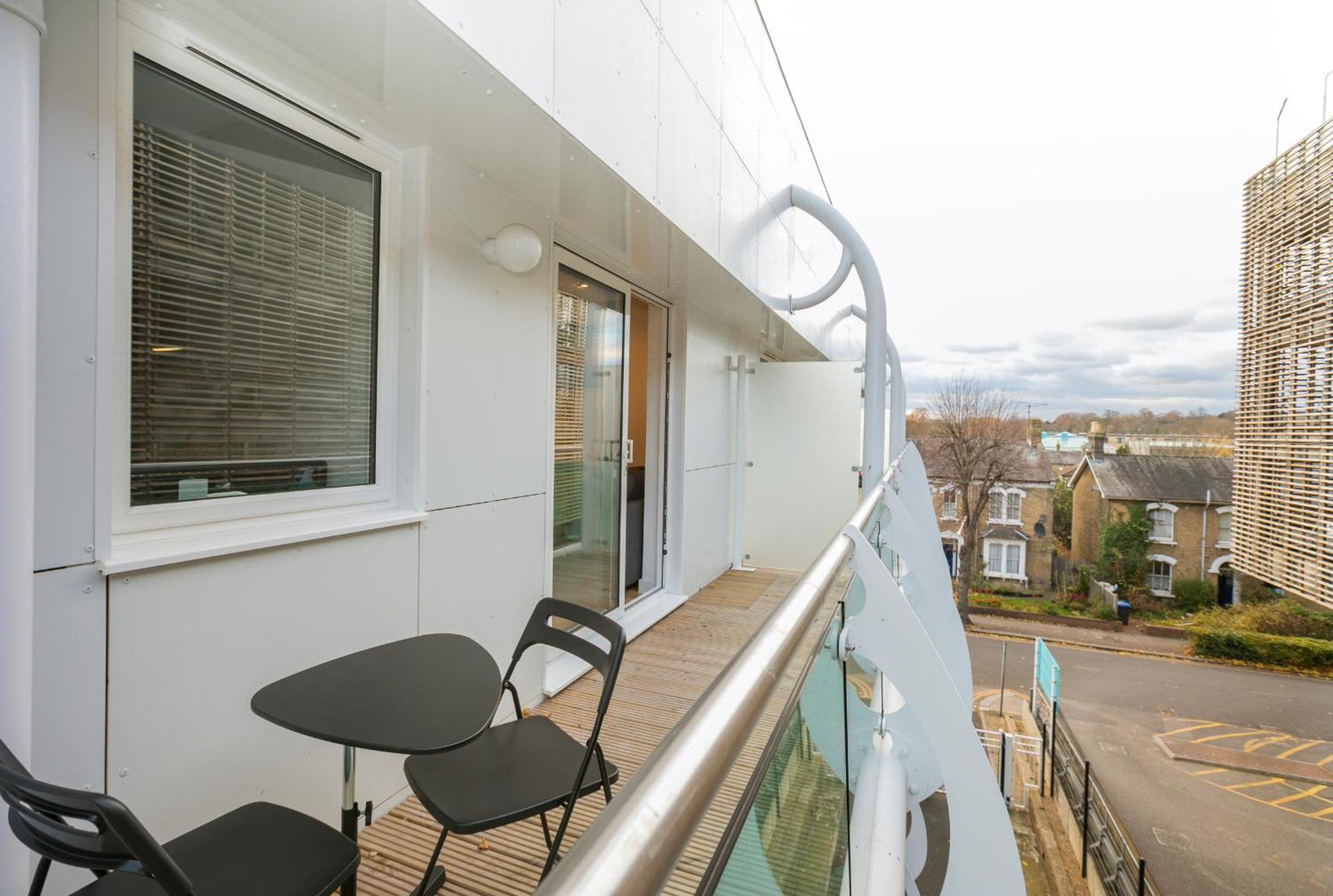 Skyvillion - Cozy Apartments In Enfield Town With Free Parking & Wifi Luaran gambar