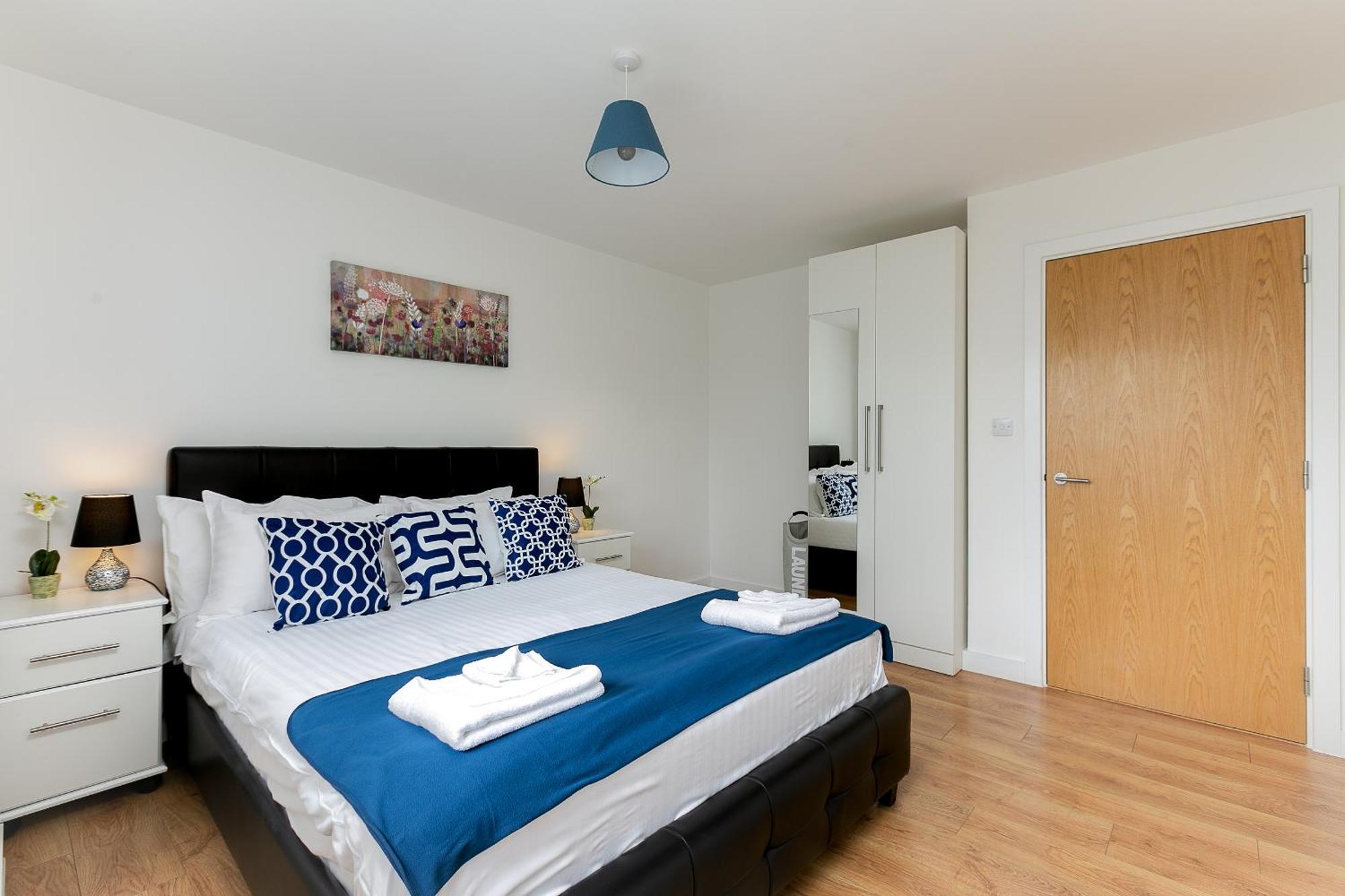 Skyvillion - Cozy Apartments In Enfield Town With Free Parking & Wifi Luaran gambar