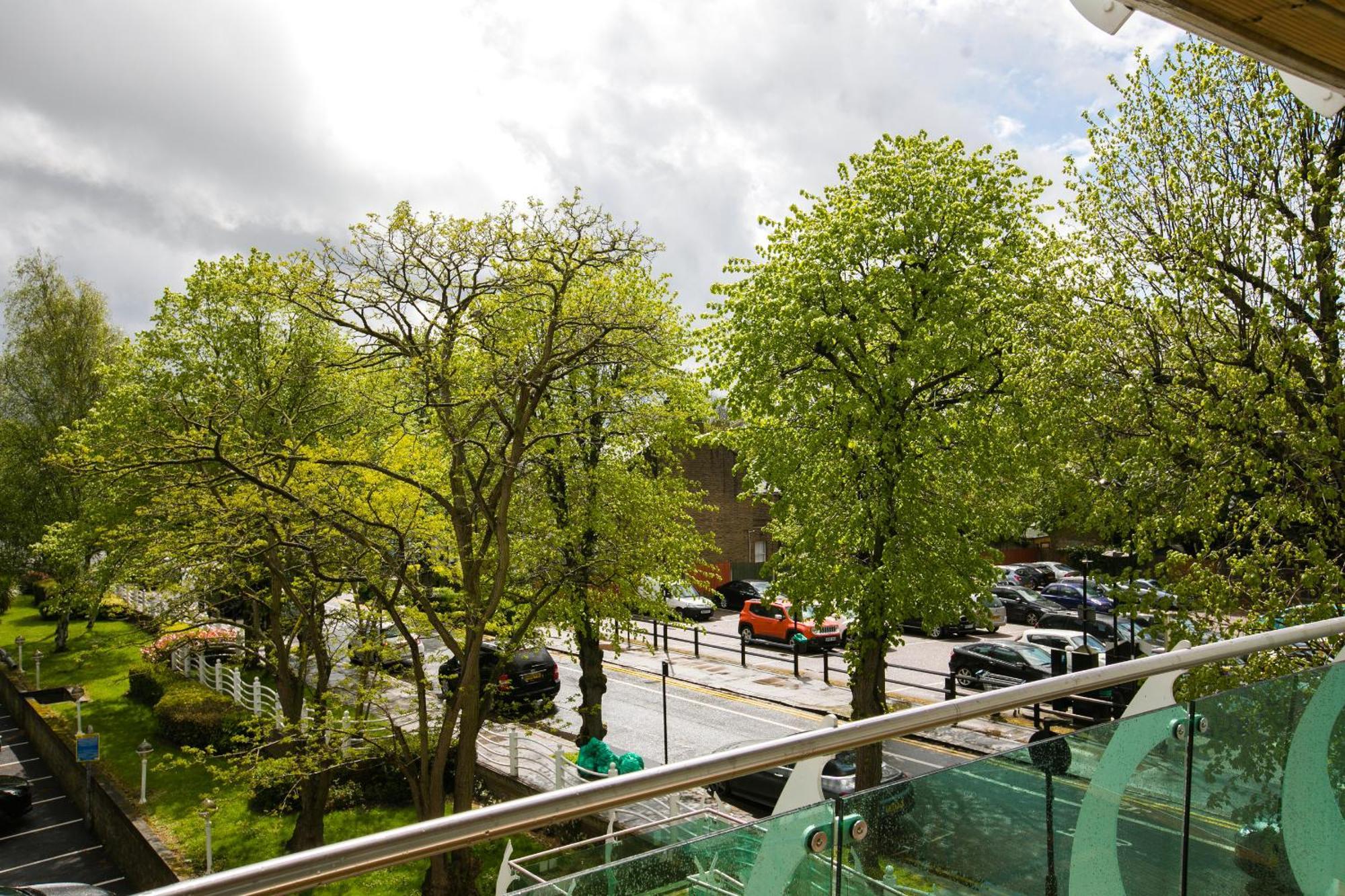 Skyvillion - Cozy Apartments In Enfield Town With Free Parking & Wifi Luaran gambar