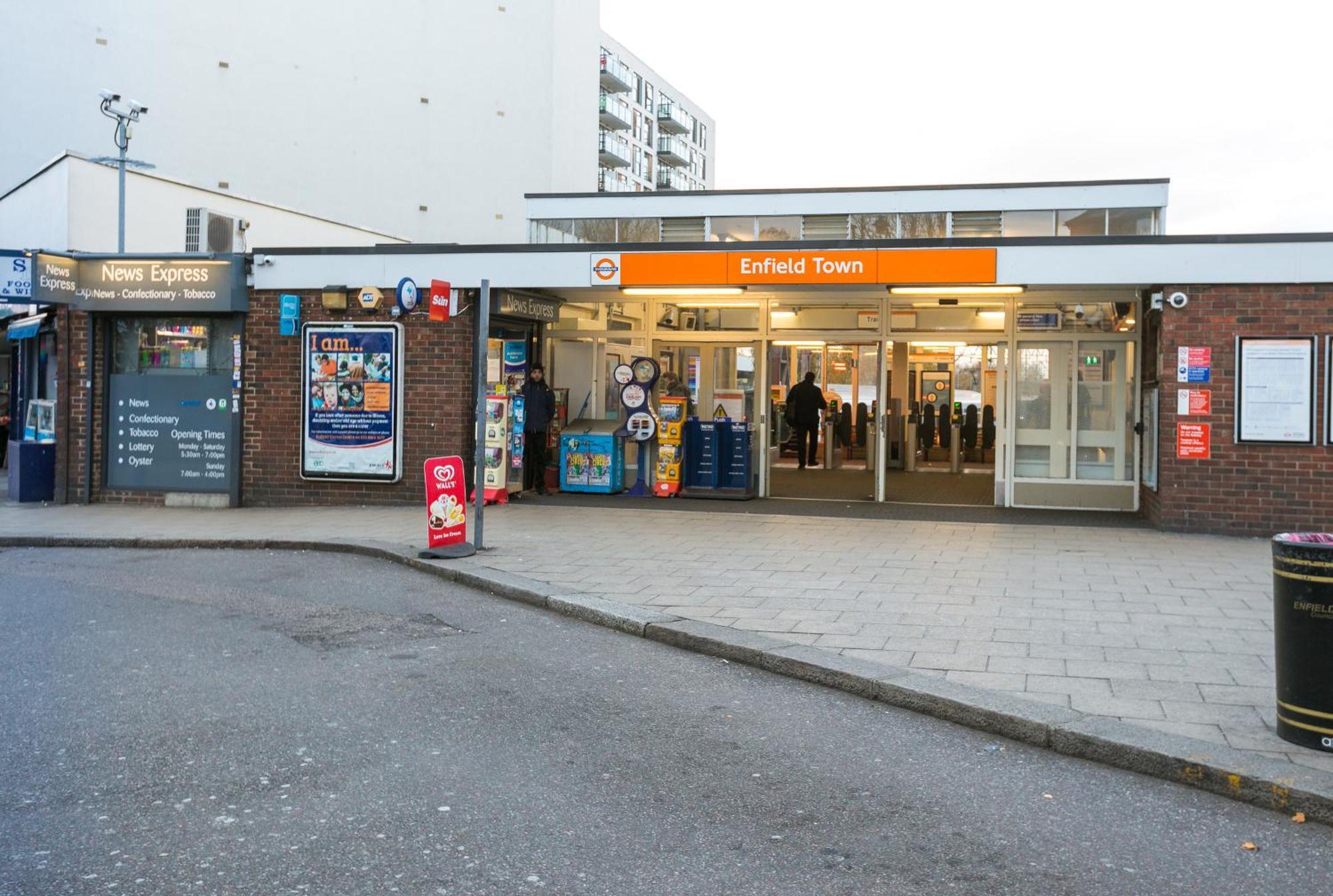 Skyvillion - Cozy Apartments In Enfield Town With Free Parking & Wifi Luaran gambar