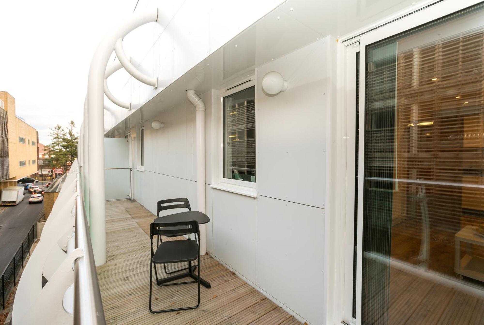 Skyvillion - Cozy Apartments In Enfield Town With Free Parking & Wifi Luaran gambar