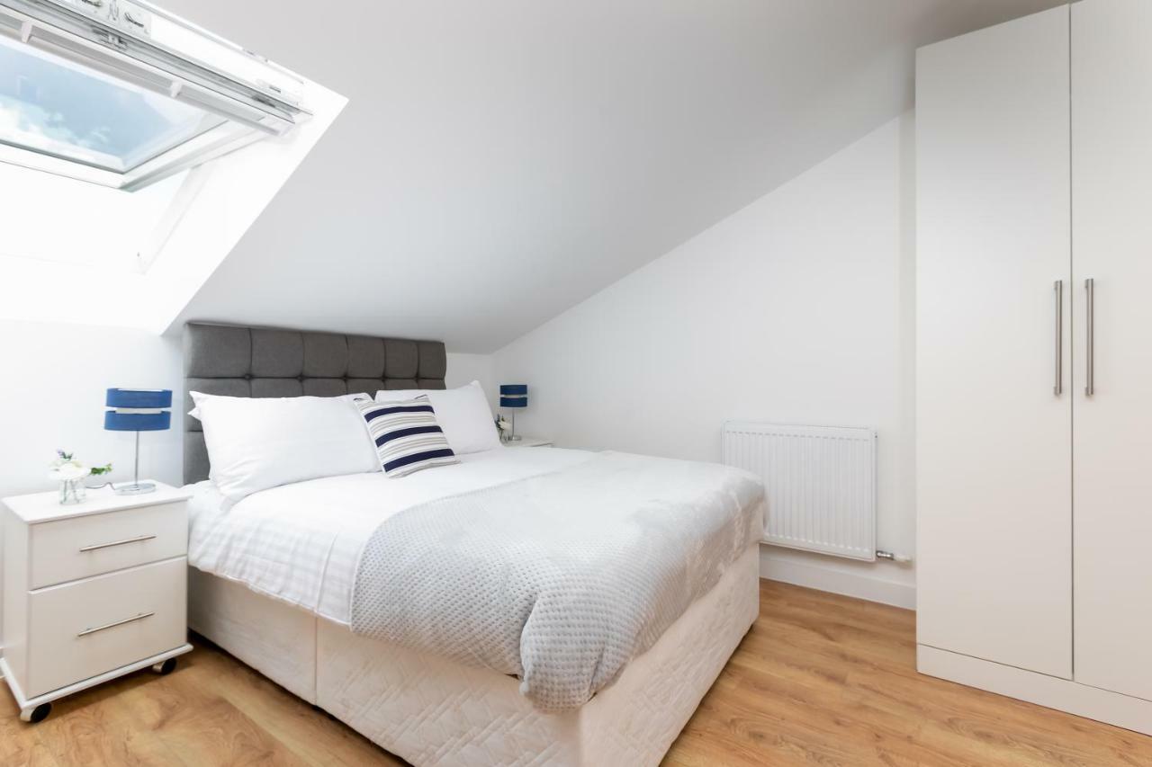 Skyvillion - Cozy Apartments In Enfield Town With Free Parking & Wifi Luaran gambar