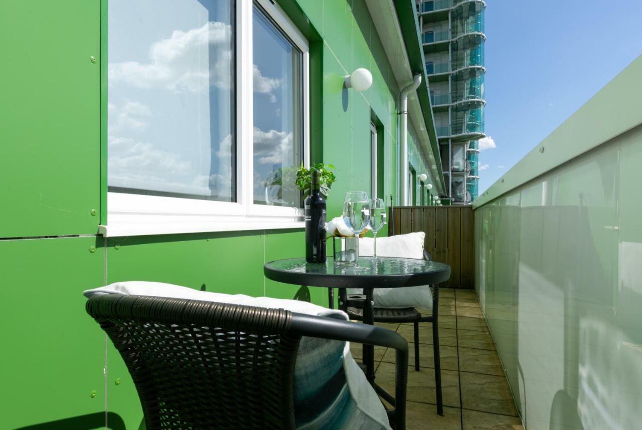 Skyvillion - Cozy Apartments In Enfield Town With Free Parking & Wifi Luaran gambar
