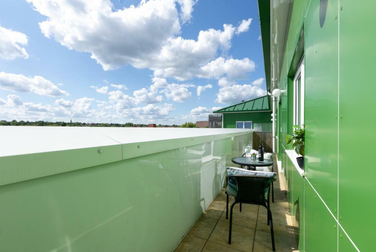 Skyvillion - Cozy Apartments In Enfield Town With Free Parking & Wifi Luaran gambar